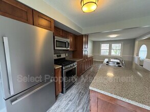 4135 Coventry Ln in Fort Wayne, IN - Building Photo - Building Photo