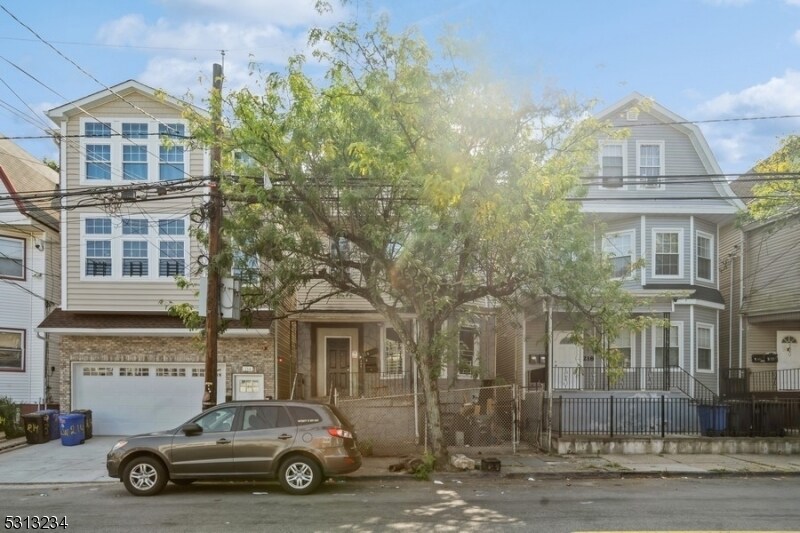 216 S 10th St-Unit -3 in Newark, NJ - Building Photo