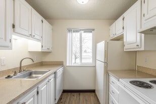 Mountain View in Oregon City, OR - Building Photo