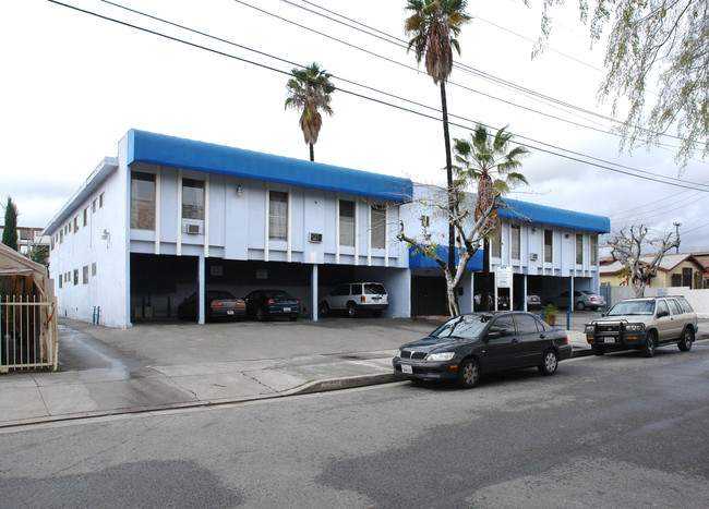 Riverton Riviera Apartments in North Hollywood, CA - Foto de edificio - Building Photo