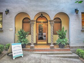 San Carlos Apartments in Portland, OR - Building Photo - Interior Photo