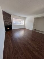 La Villa Descanso in Downey, CA - Building Photo