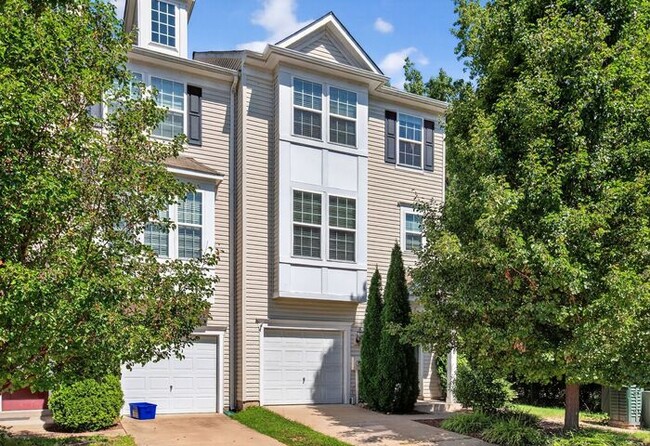 property at 43836 Royal Fern Ln