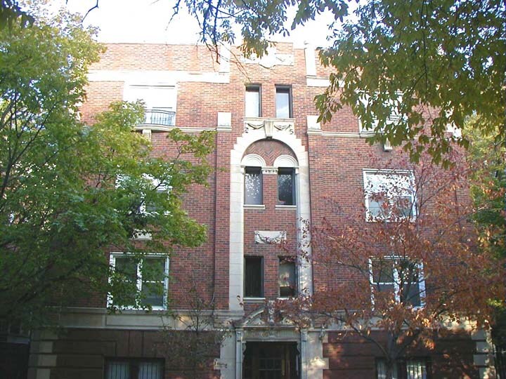 Kenmore Courts in Chicago, IL - Building Photo