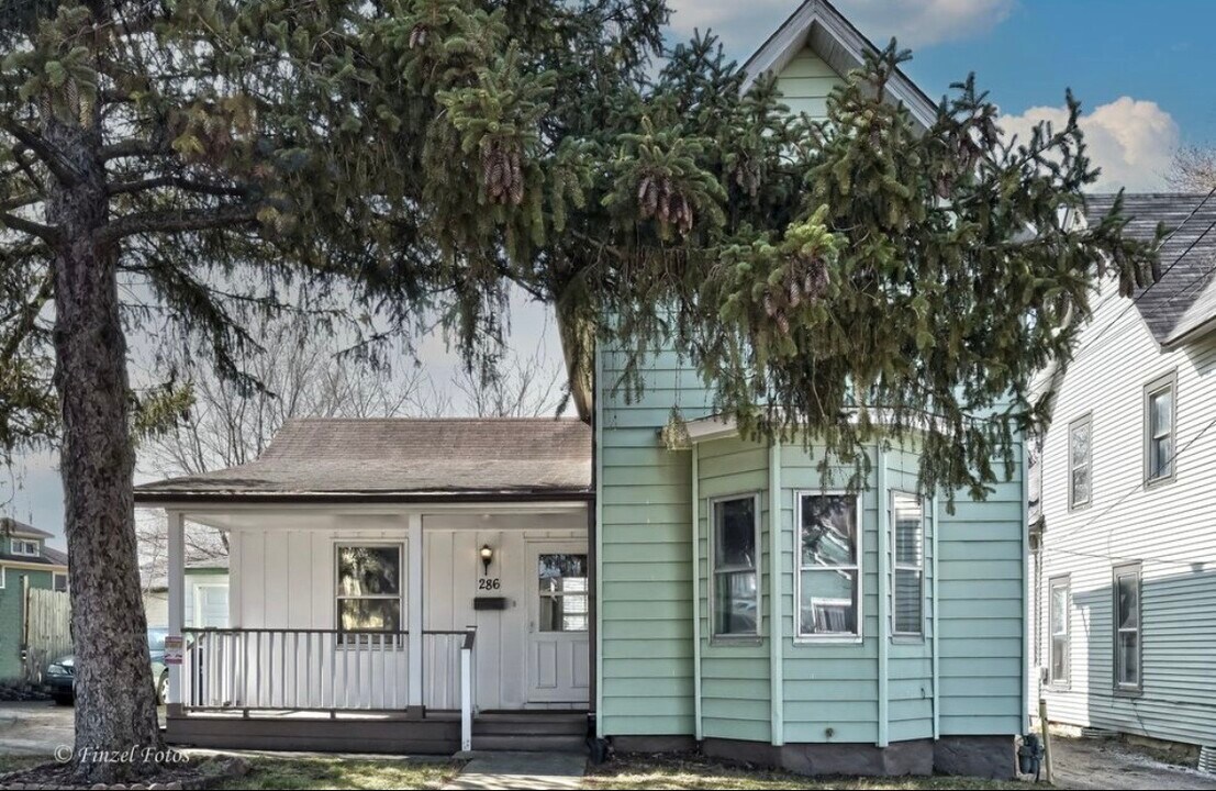 286 Villa St in Elgin, IL - Building Photo