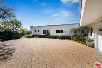 580 Chalette Dr in Beverly Hills, CA - Building Photo - Building Photo