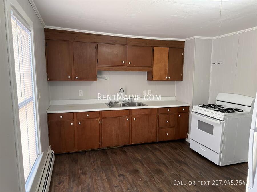 36 Sanford St in Bangor, ME - Building Photo