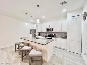 5865 Shell Cove Drive in Cape Coral, FL - Building Photo - Building Photo