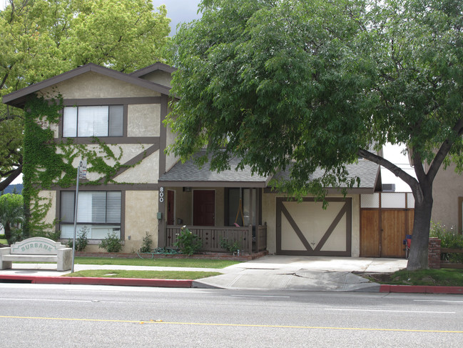 2800 W Victory Blvd in Burbank, CA - Building Photo - Building Photo