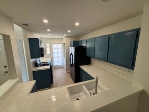 24005 Arroyo Park Dr in Santa Clarita, CA - Building Photo - Building Photo
