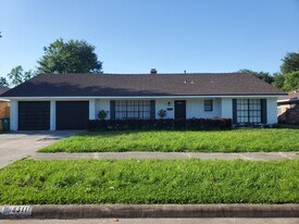 8311 Wilmerdean St in Houston, TX - Building Photo