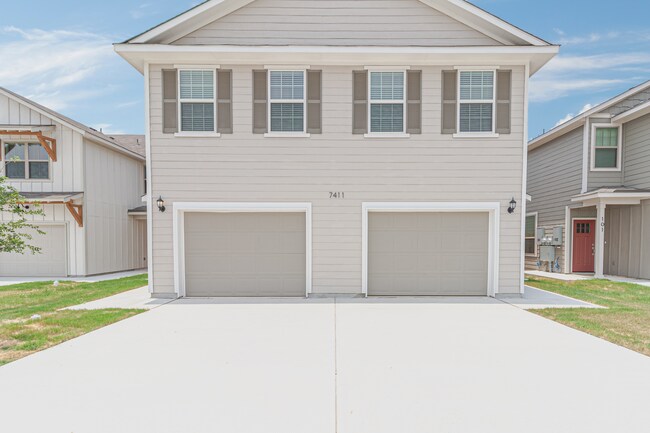7411 Gramercy Way in San Antonio, TX - Foto de edificio - Building Photo