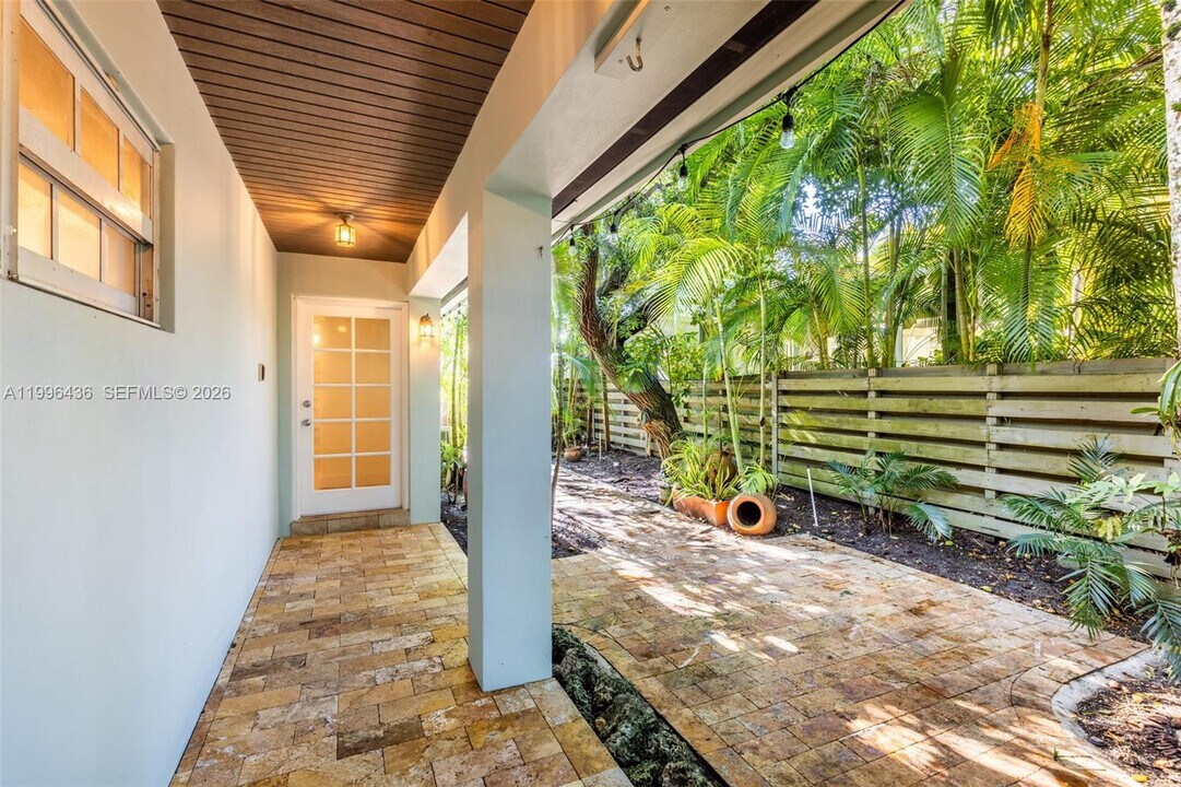 4235 Lennox Dr in Miami, FL - Building Photo