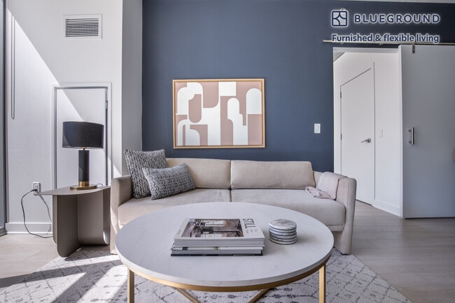 311 W Illinois St in Chicago, IL - Building Photo - Building Photo