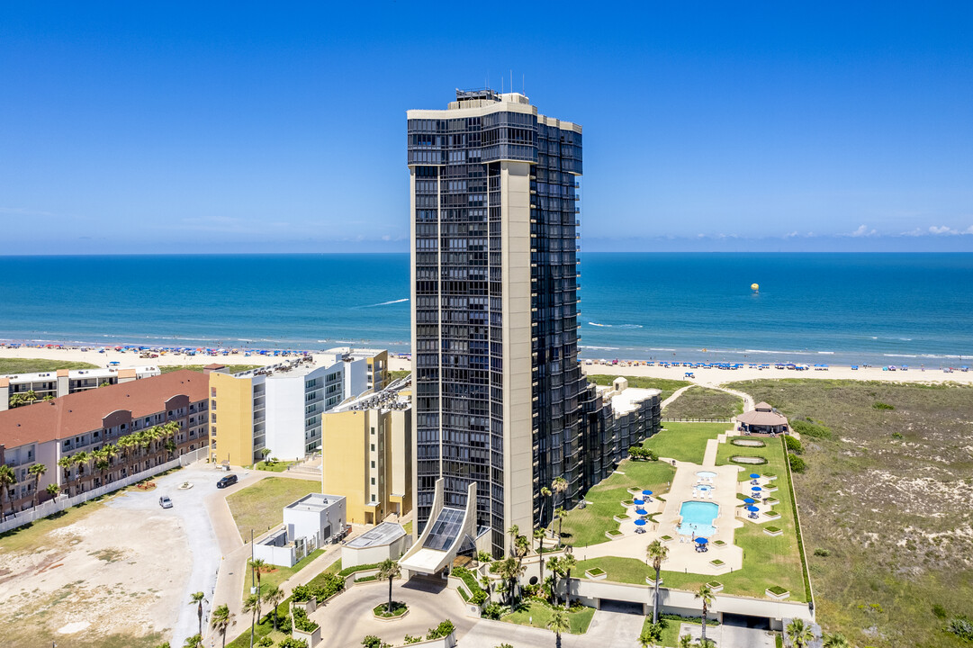 Bridgepoint Condominiums in South Padre Island, TX - Building Photo