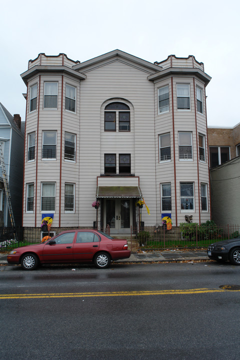 70 Radford St in Yonkers, NY - Foto de edificio