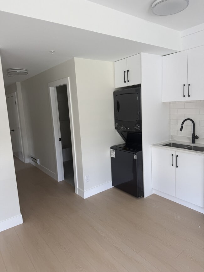 3 Leam Rd in Nanaimo, BC - Building Photo - Building Photo