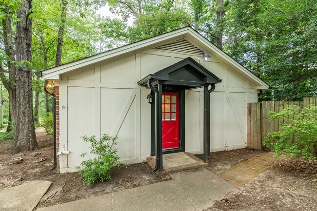 5204 Cypress Ln in Raleigh, NC - Building Photo - Building Photo