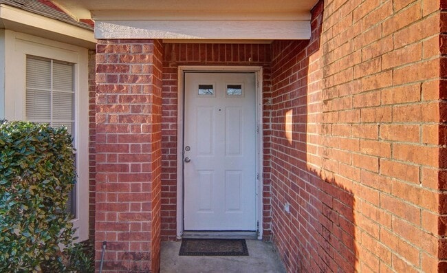 1049 Highland Station Dr in Saginaw, TX - Building Photo - Building Photo