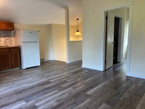 21 Amity St in New London, CT - Building Photo - Building Photo