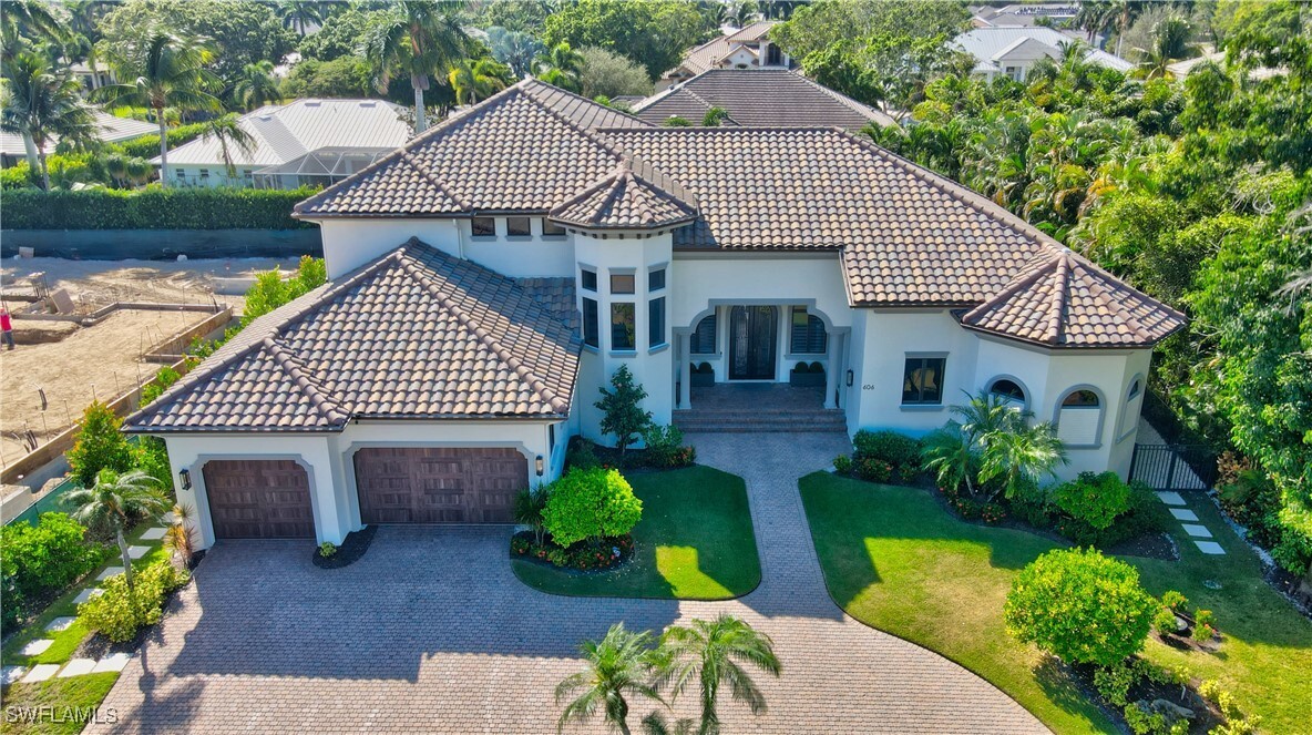 606 Binnacle Dr in Naples, FL - Foto de edificio