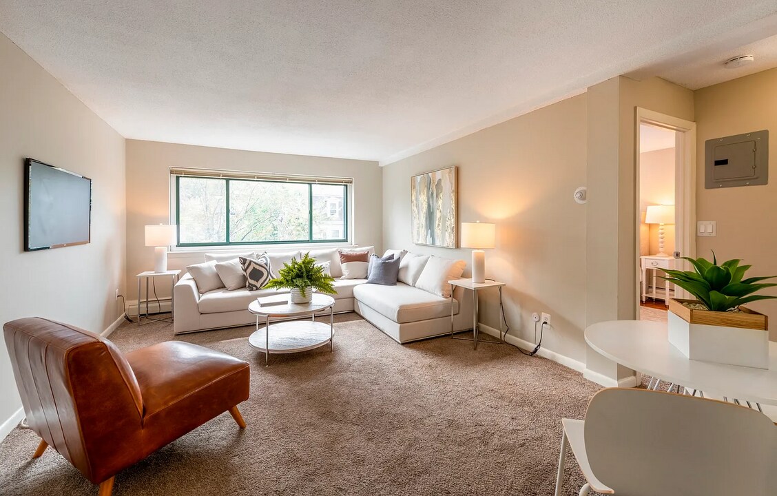 371 Harvard St, Unit 2 in Cambridge, MA - Building Photo