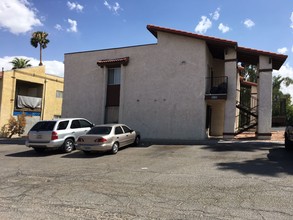 4664 W Twain Ave in Las Vegas, NV - Building Photo - Building Photo