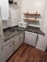 610 Mill St, Unit Upper in Waupaca, WI - Building Photo - Building Photo