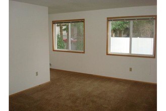 Starview Apartments in University Place, WA - Building Photo - Interior Photo