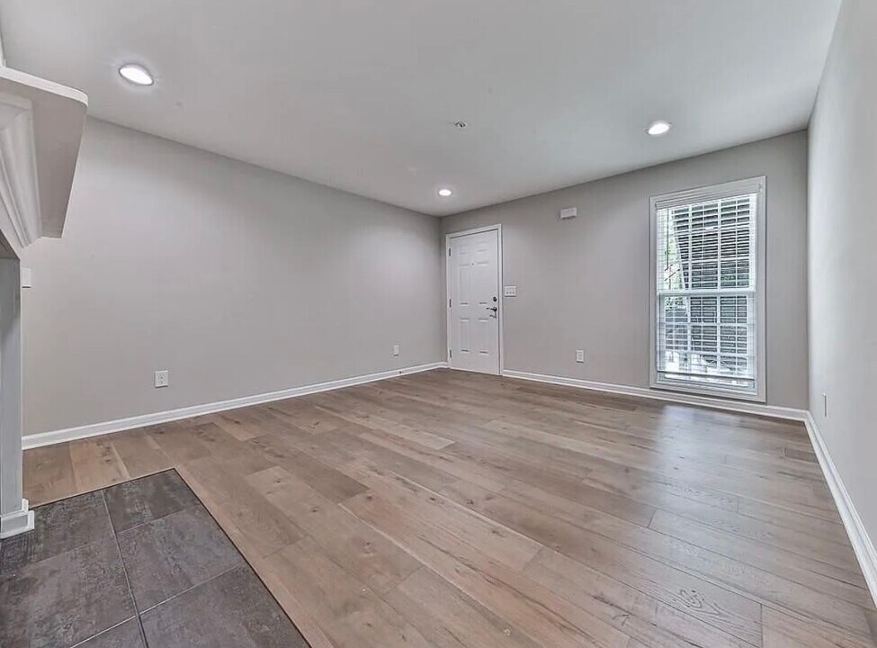 1166 Booth Rd SW in Marietta, GA - Foto de edificio