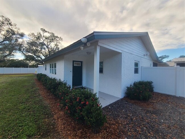 500 Coker Rd in Fort Pierce, FL - Building Photo - Building Photo