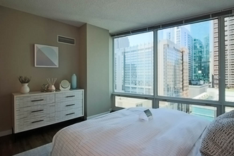 343 E Grand Ave in Chicago, IL - Building Photo - Building Photo