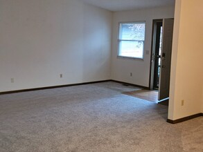 1555 Vista Ridge Dr in Miamisburg, OH - Building Photo - Building Photo