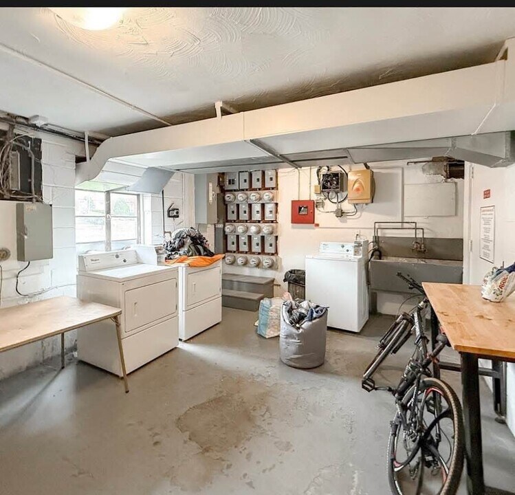 194 Lexington St in Watertown, MA - Building Photo