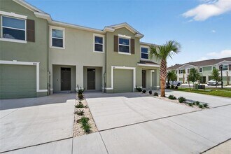 257 Royal Spoonbill Drive in Ruskin, FL - Building Photo - Building Photo
