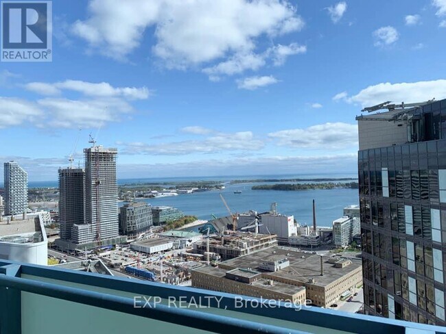 8 The Esplanade in Toronto, ON - Building Photo - Building Photo