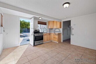 1323 Monterey Ave in Modesto, CA - Building Photo - Building Photo