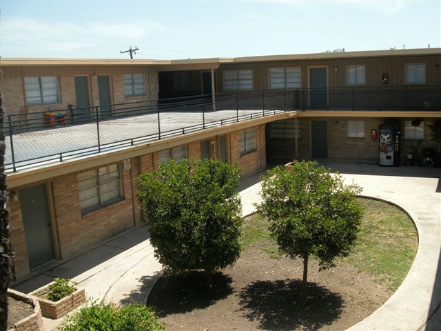 Grayson Ridge Apartments in San Antonio, TX - Building Photo - Building Photo