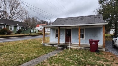 401 Grande Ave Ext in Johnson City, TN - Building Photo - Building Photo