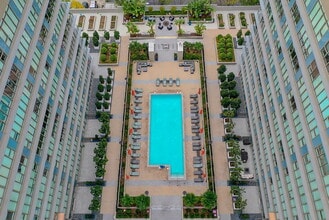 Century Towers in San Jose, CA - Foto de edificio - Building Photo