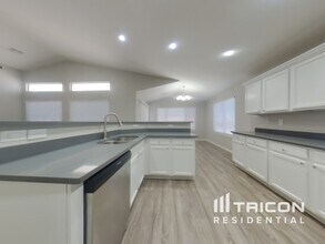 13404 W Lisbon Ln in Surprise, AZ - Building Photo - Building Photo