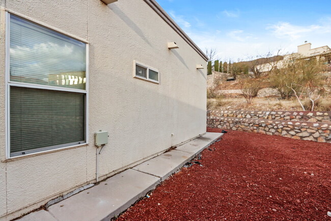 4716 Pistolero Ln in El Paso, TX - Building Photo - Building Photo