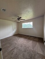 414 Dogwood St in Lake Jackson, TX - Building Photo