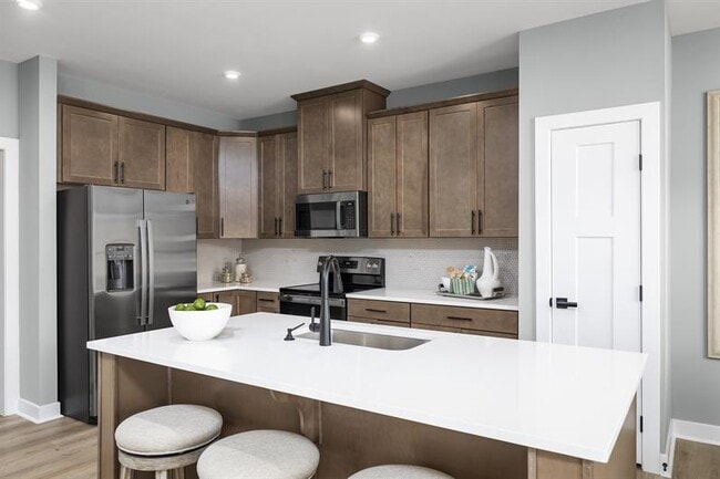 property at 39 Clubview Dr