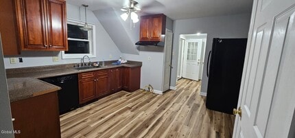 363 Troy-Schenectady Rd in Latham, NY - Building Photo - Building Photo