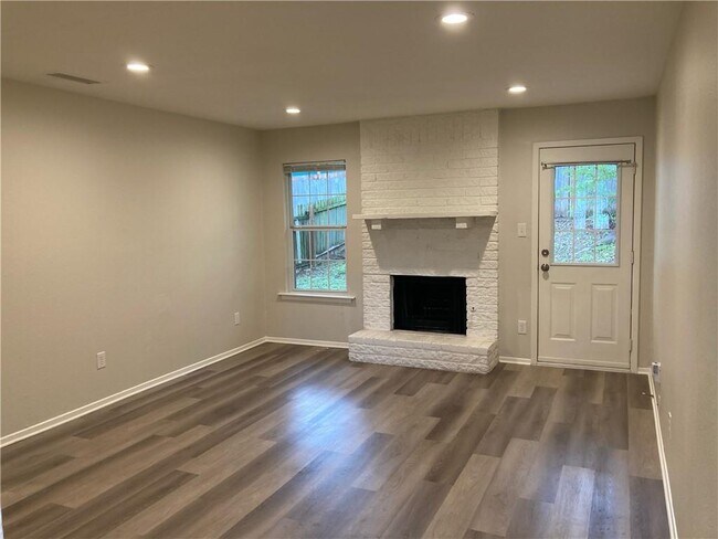 1908b Townesouth Cir in Austin, TX - Building Photo - Building Photo