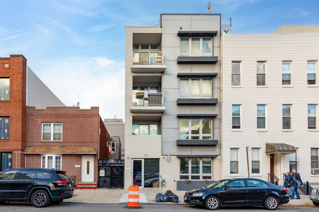 233 Devoe St in Brooklyn, NY - Building Photo - Building Photo