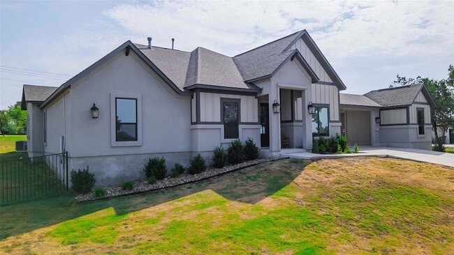 104 Lazy Oak Pl, Unit 2230 in Spicewood, TX - Building Photo - Building Photo