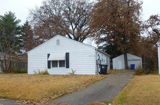 3703 13th Ave in Moline, IL - Building Photo