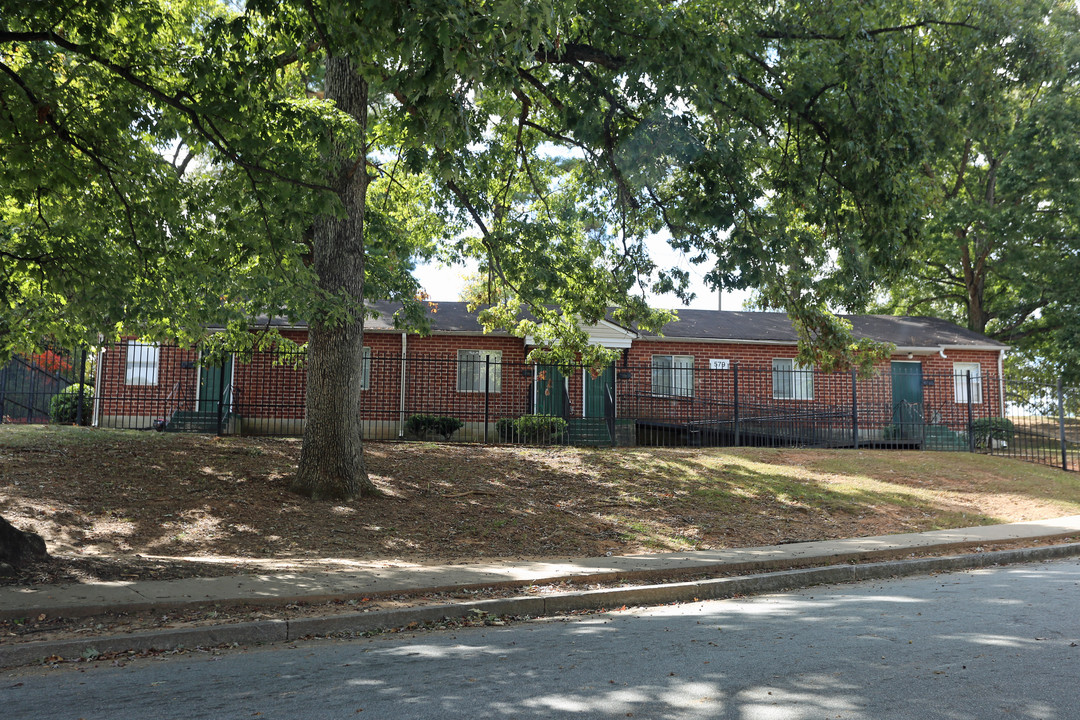 Gladstone Apartments in Atlanta, GA - Building Photo